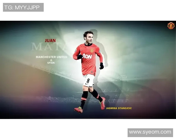 足球明星回头瞬间展现魅力与风采的经典头像解析